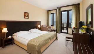 Отель Balneo Complex Saint Spas Велинград Двухместный номер с 1 кроватью или 2 отдельными кроватями и балконом-7